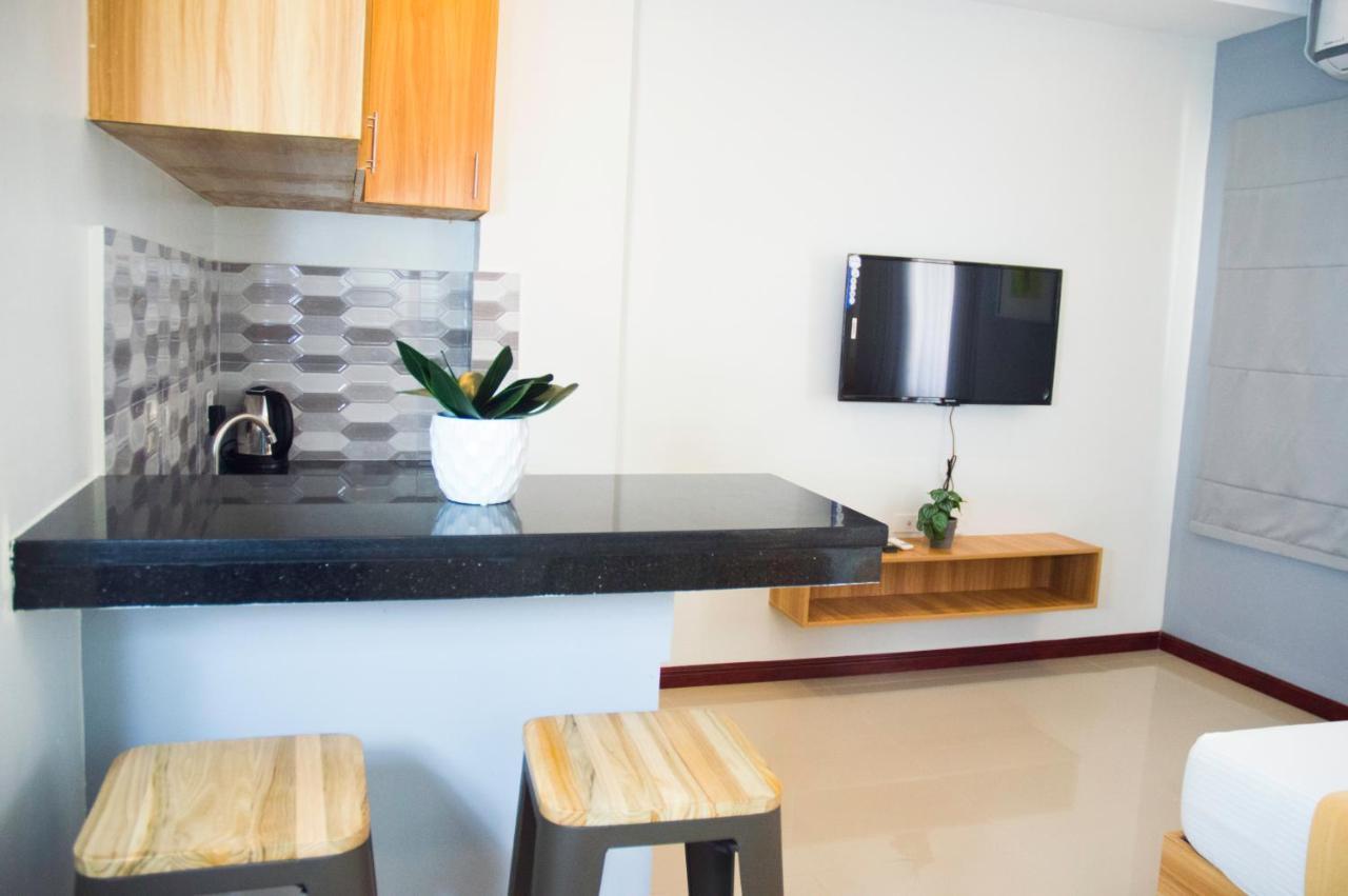 Elti Suites By Bluebookers Angeles Exterior photo